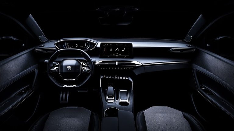 Décryptage : que signifie le voyant Peugeot 208 ?